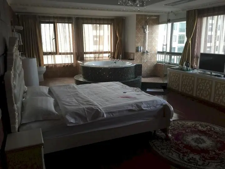 Ухань: Lingge Hotel