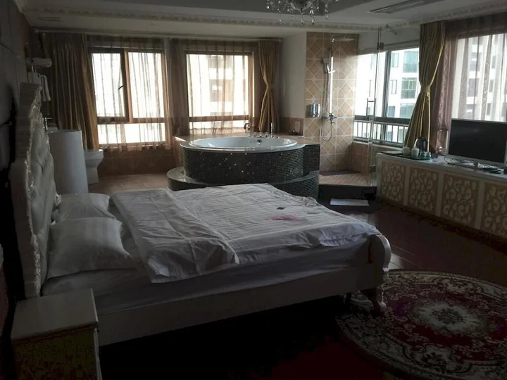 Ухань: Lingge Hotel