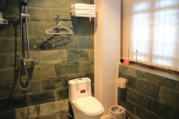 Дали: Qiumuju Inn-dali