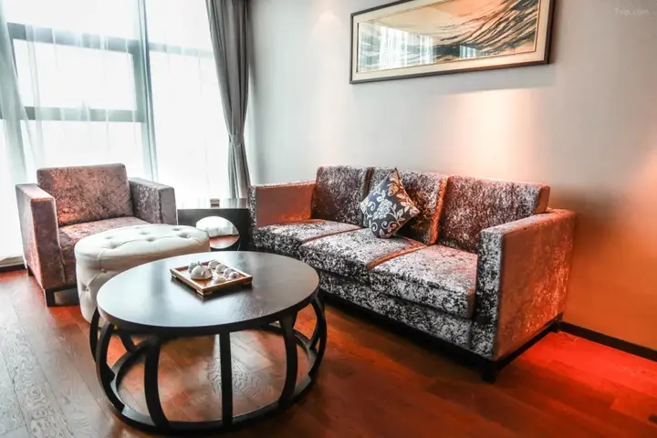 Чжэньцзян: Scholars Hotel (Zhenjiang City Government Sports Exhibition Center)