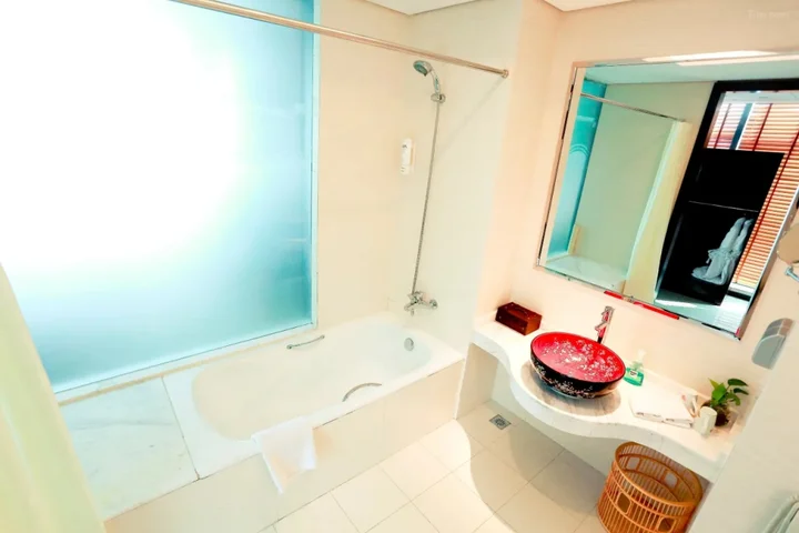 Чжэньцзян: Scholars Hotel (Zhenjiang City Government Sports Exhibition Center)