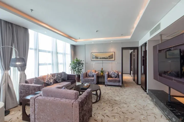 Чжэньцзян: Scholars Hotel (Zhenjiang City Government Sports Exhibition Center)