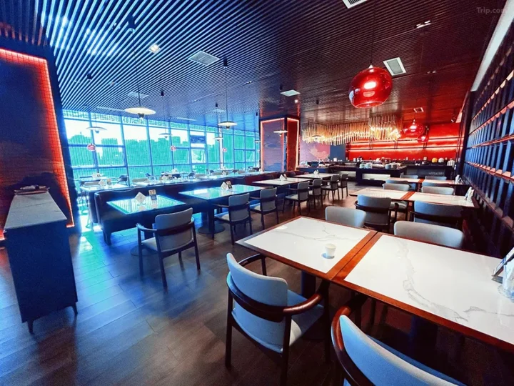 Чжэньцзян: Scholars Hotel (Zhenjiang City Government Sports Exhibition Center)