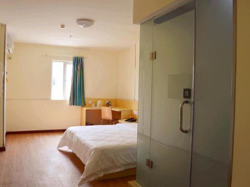 7Days Inn chain hotel (Dongguan Liaobu Walmart) — фото 3
