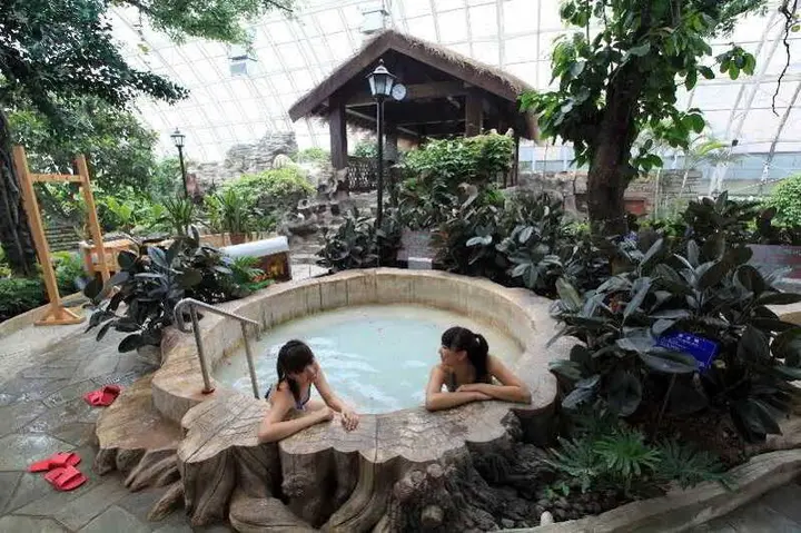 Цанчжоу: Grand New Century Spa Resort Cangzhou