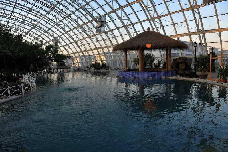 Цанчжоу: Grand New Century Spa Resort Cangzhou
