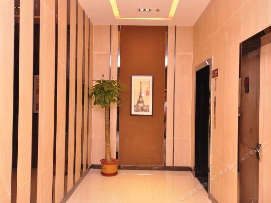 Цзинань: 7 Days Premium Jinan Luokou Fuzhuang Cheng Wuyingshan North Road Branch