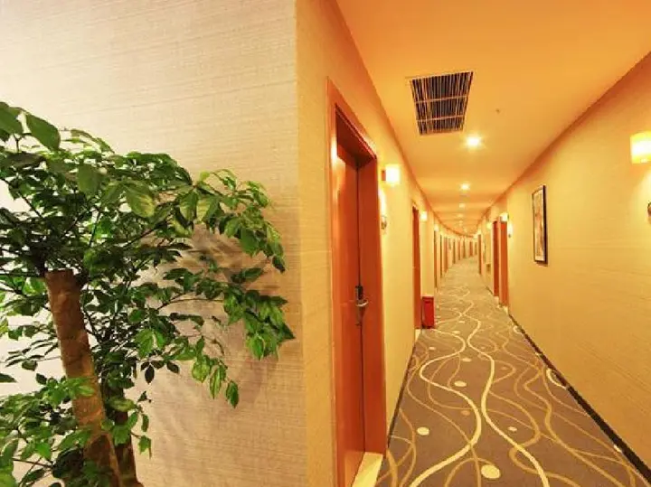 Чунцин: 7 Days Premium Hotel Chongqing Yangjiaping Pedestrian Street Centre Branch
