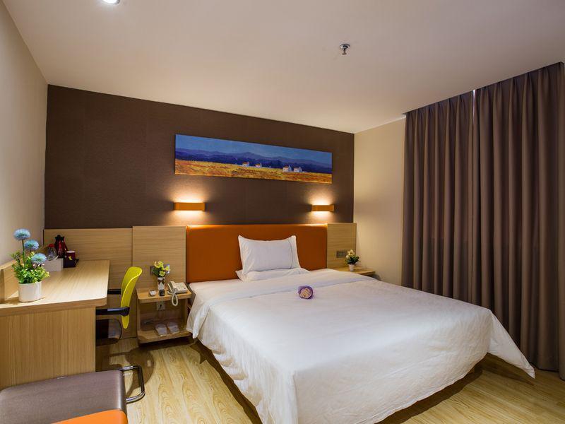 Янгиианг: 7 Days Inn Yangjiang Yangxi Pedestrian Street Branch