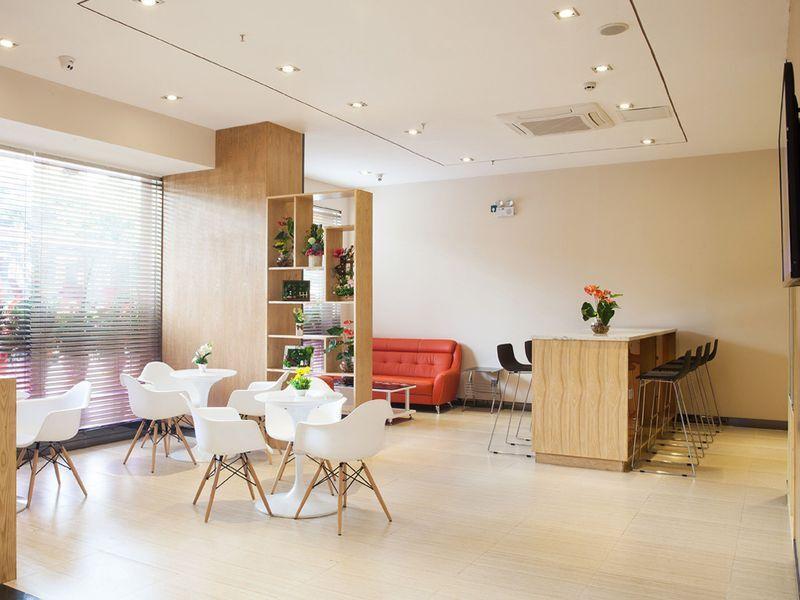 Янгиианг: 7 Days Inn Yangjiang Yangxi Pedestrian Street Branch