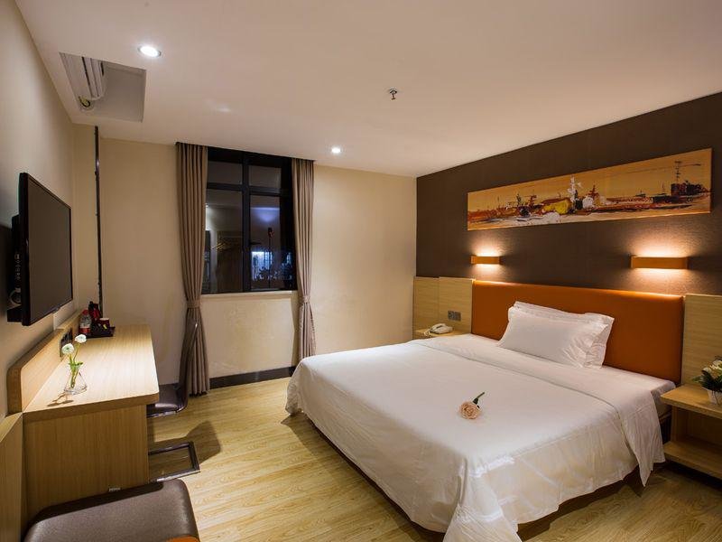 Янгиианг: 7 Days Inn Yangjiang Yangxi Pedestrian Street Branch