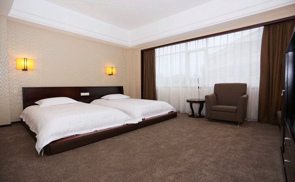 Гуйлинь: Guilin Parliz Commercial Hotel