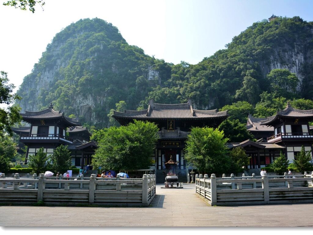 Гуйлинь: Guilin Parliz Commercial Hotel