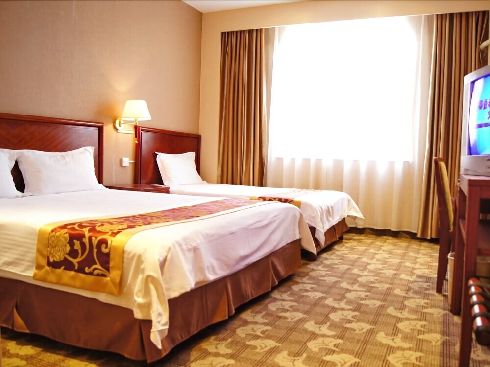 Лоян: GreenTree Inn Luoyang Peony Square