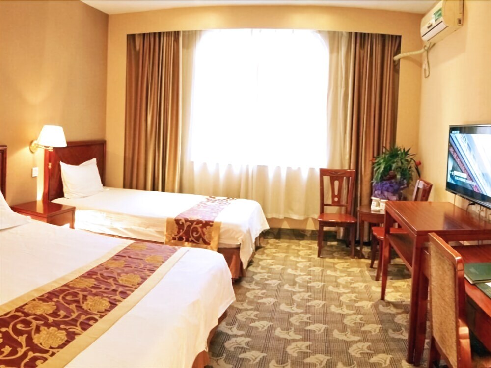 Лоян: GreenTree Inn Luoyang Peony Square