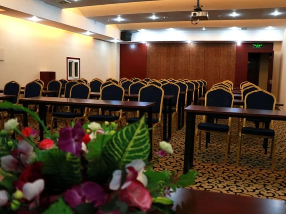 Аньцин: GreenTree Inn Tongling Yayuan
