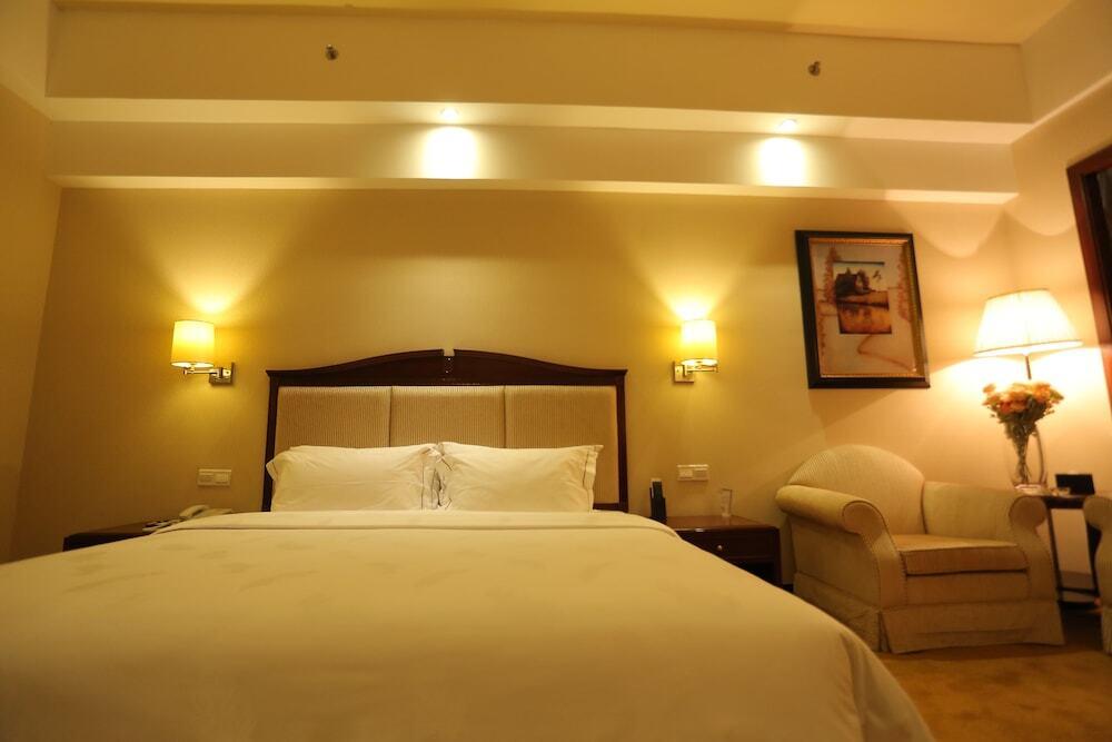 Хэфэй: Country Garden Phoenix Hotel Binhu City