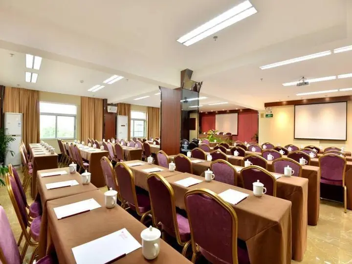 Хайкоу: Longquan Hotel (Hainan Industry and Commerce College Branch of the Provincial Government)