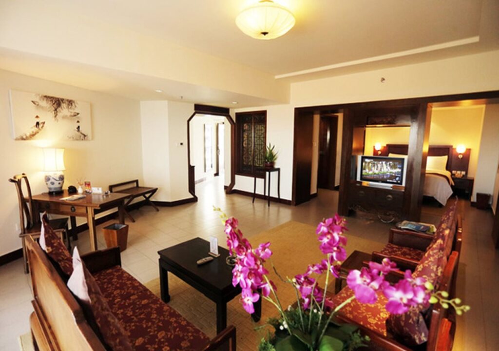 Ронгшан: West Coast Resort