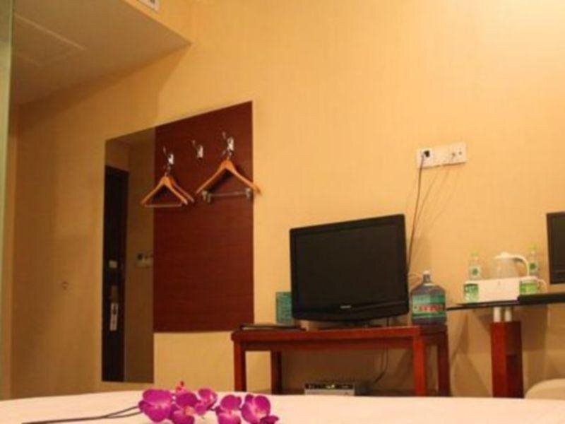 Цзинин: GreenTree Inn Jining Jianshe Road Hotel