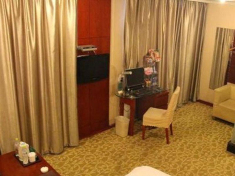 Цзинин: GreenTree Inn Jining Jianshe Road Hotel