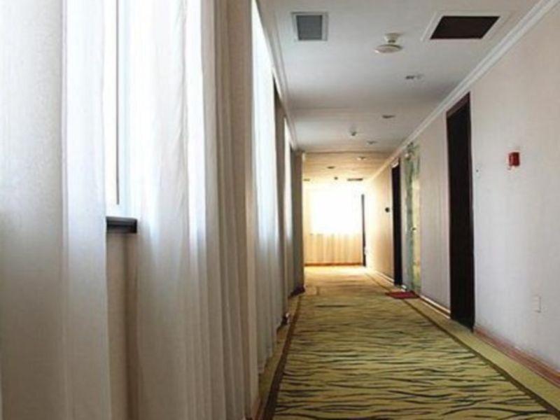 Цзинин: GreenTree Inn Jining Jianshe Road Hotel