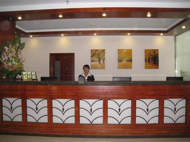 Харбин: GreenTree Inn Haerbin City Nangang Railyway Station Haicheng Street Express Hotel