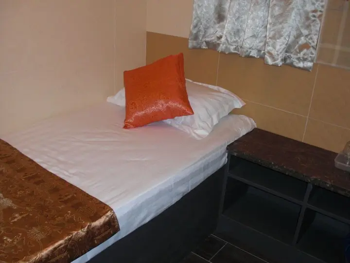 Гонконг: Dynasty Commercial Hotel