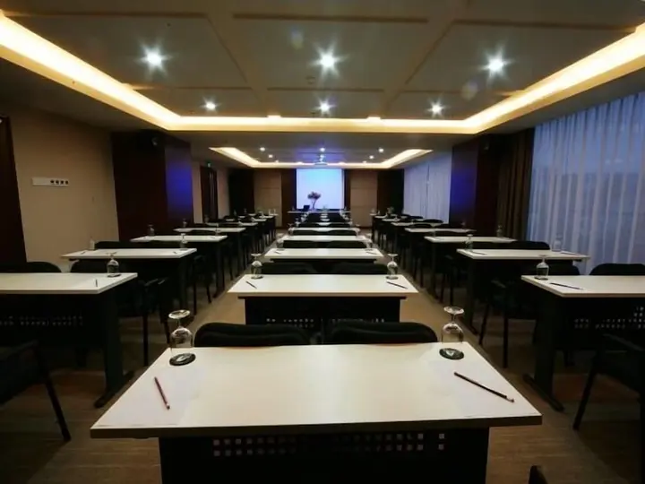 Фошань: Jinjiang Inn Foshan Jihua Garden Subway Station