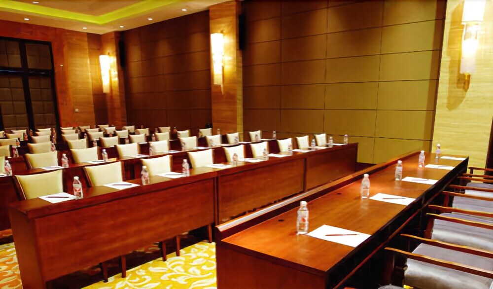 Синъи: Days Hotel and Suites Zhaozhuang Xingyi Resort