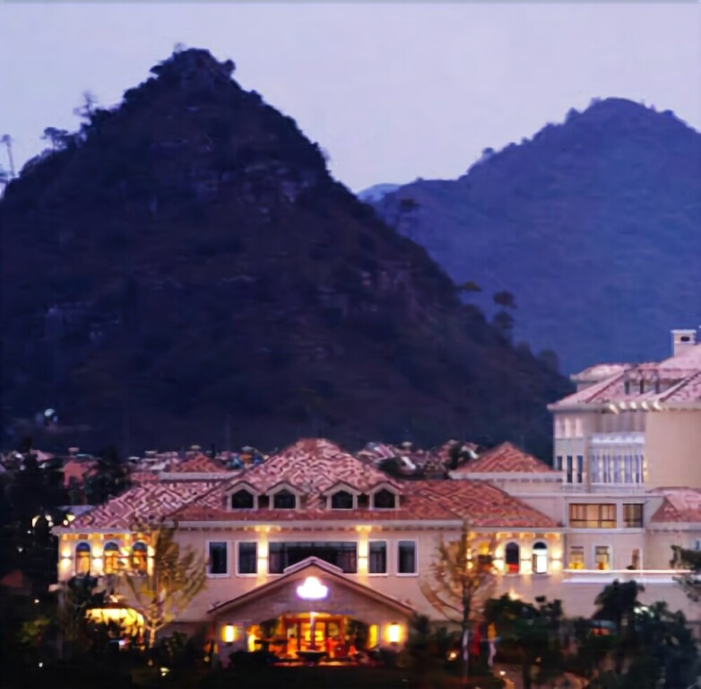 Синъи: Days Hotel and Suites Zhaozhuang Xingyi Resort