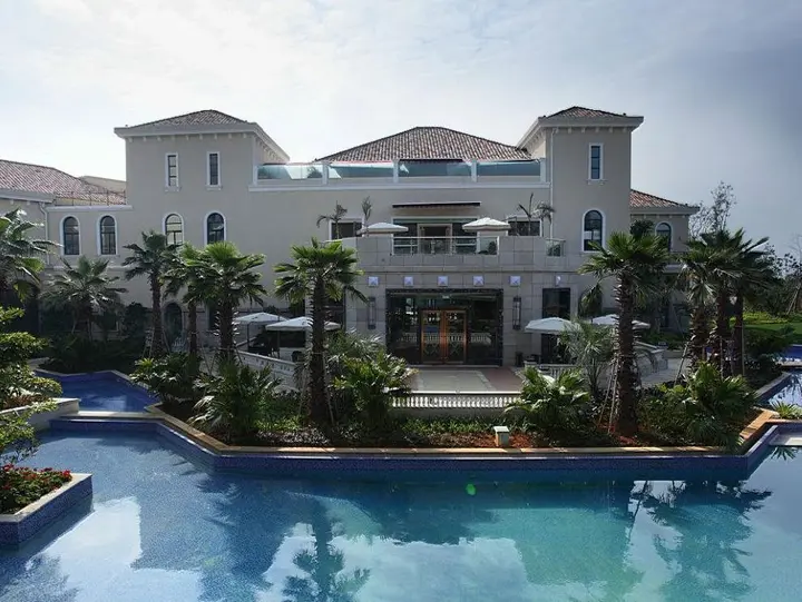 Синъи: Days Hotel and Suites Zhaozhuang Xingyi Resort