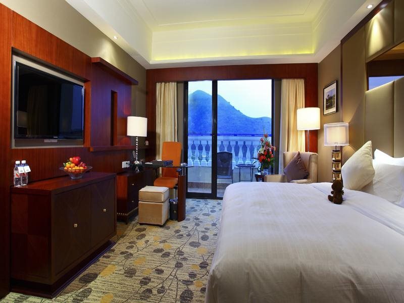 Синъи: Days Hotel and Suites Zhaozhuang Xingyi Resort