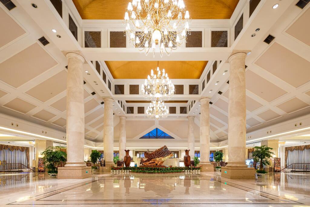 Иу: Yourworld International Conference Center