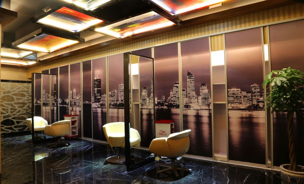 Иу: Yourworld International Conference Center