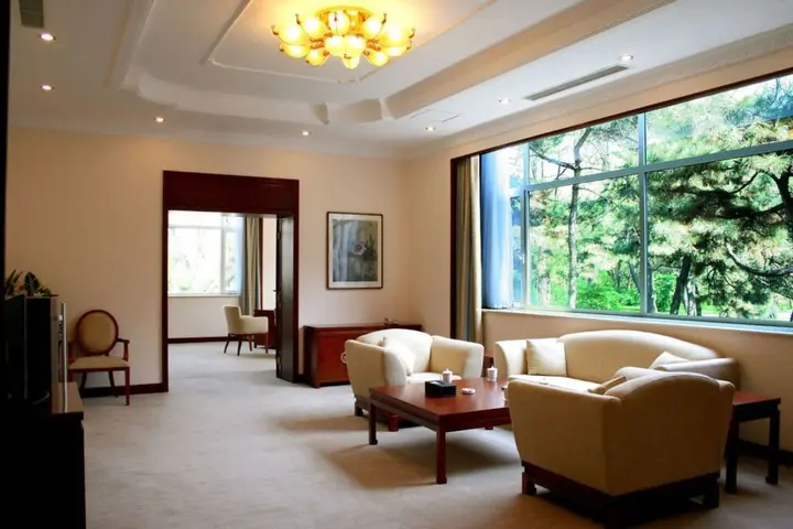 Тунляо: Liaoning Friendship Hotel