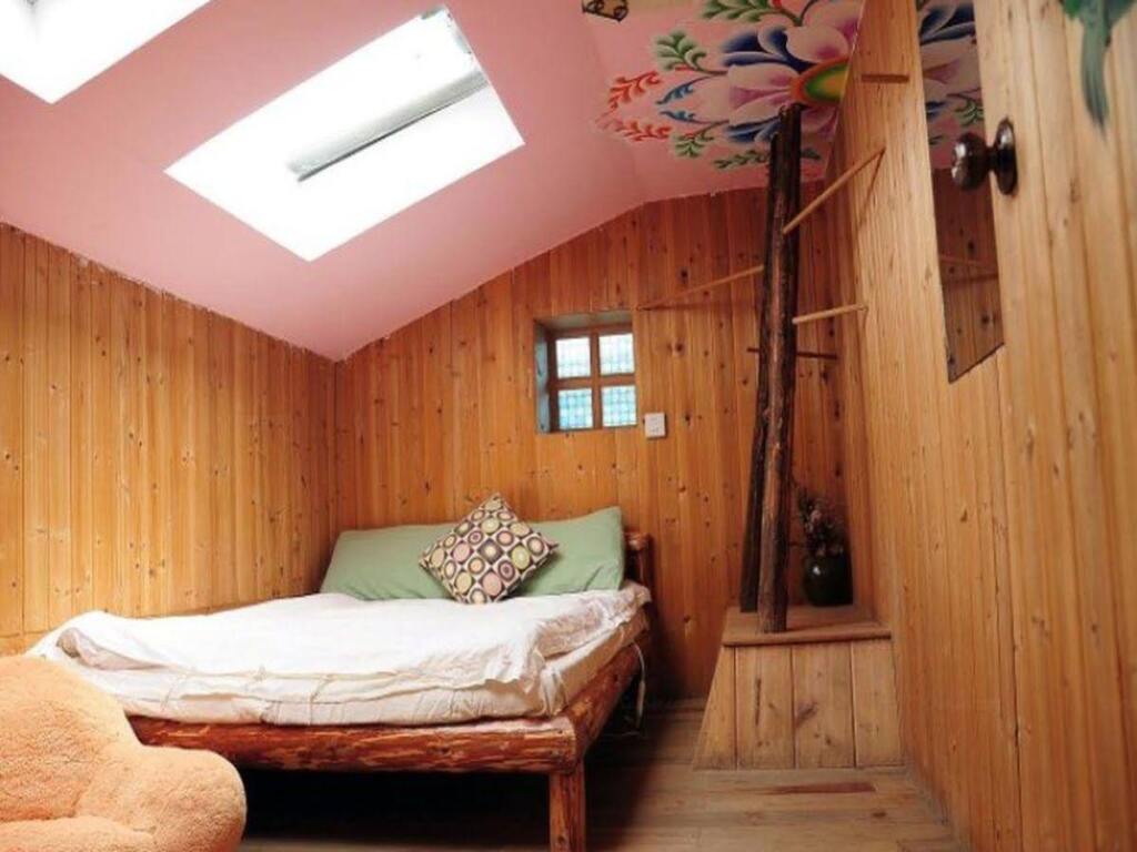 Шангри-Ла: Shangri-la Swallow's Nest Hostel
