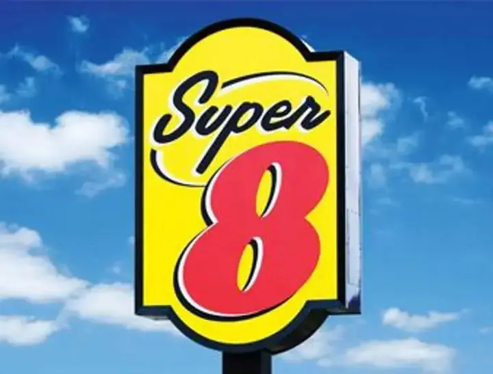 Цзинань: Super 8 by Wyndham Jinan Hua Long Lu
