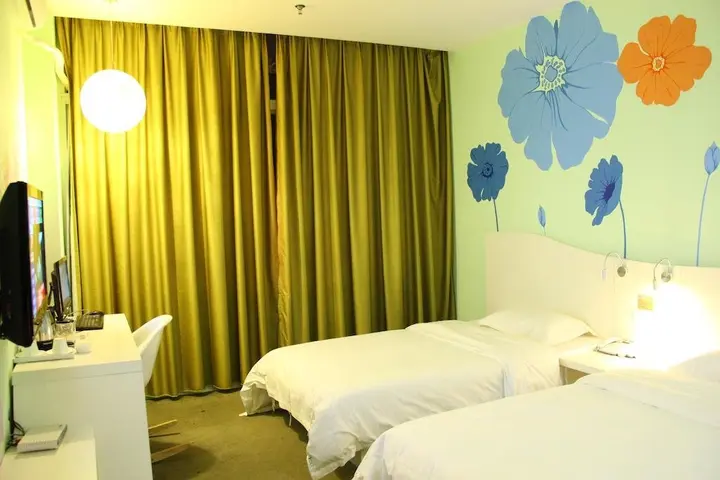Сямынь: Xiamen For You Theme Hotel