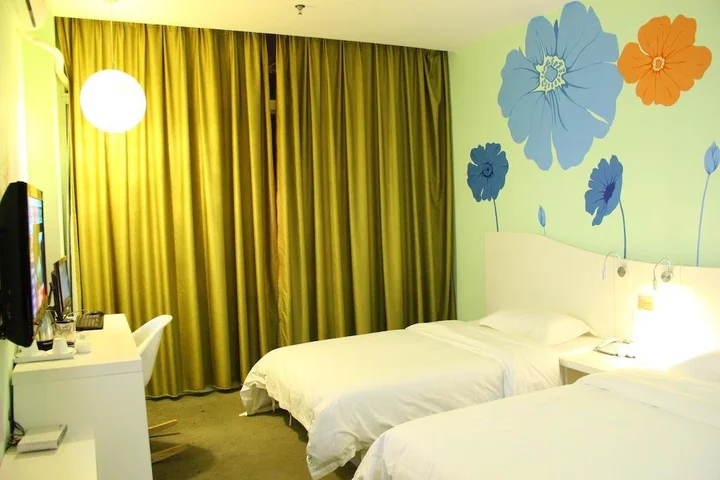 Сямынь: Xiamen For You Theme Hotel
