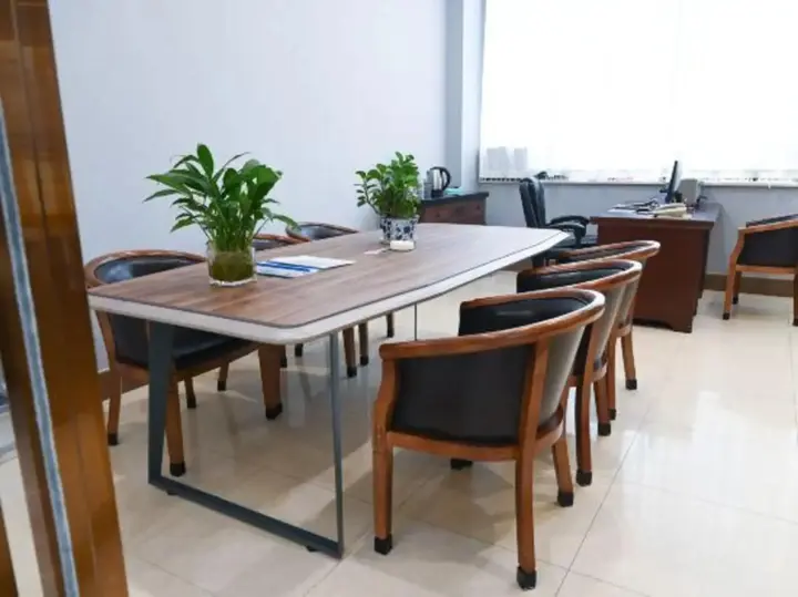 Вэйнань: Huazhou Hotel