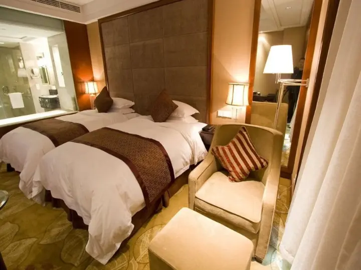 Цзясинь: High Start Hotel