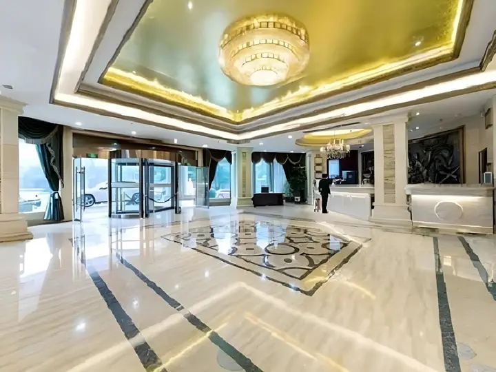 Гуйлинь: Vienna Hotel Guilin Qixing Road Branch
