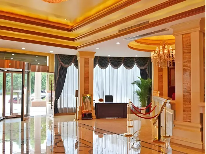 Гуйлинь: Vienna Hotel Guilin Qixing Road Branch