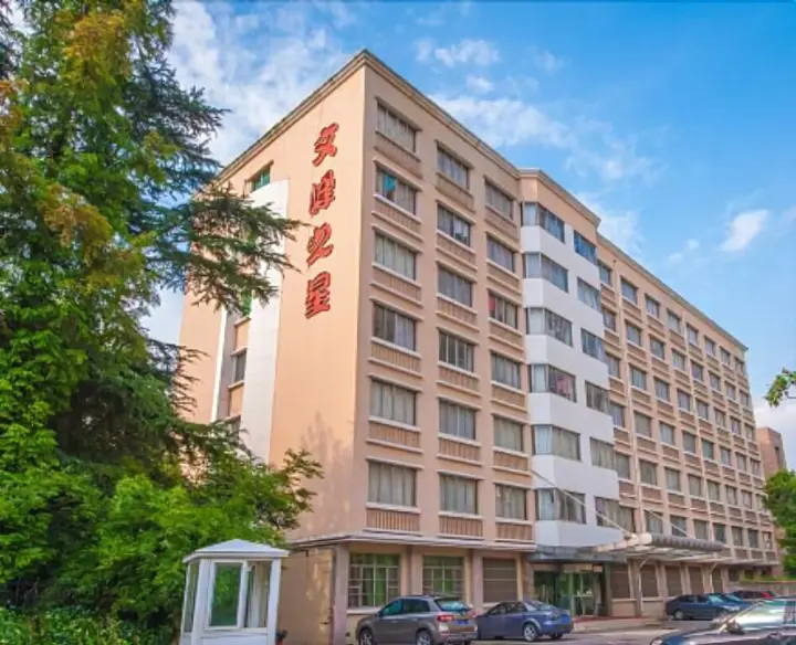 Наньтун: Wenfeng Star Hotel