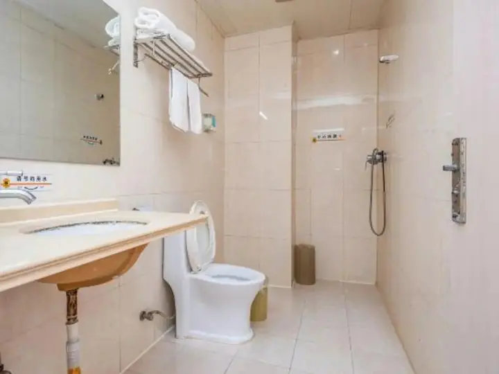 Циндао: Super 8 Hotel Qingdao Golden Beach Changjiang Road