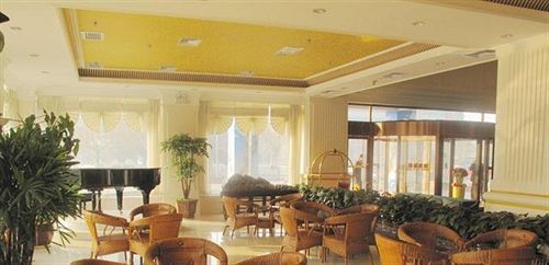 Хецзе: Heze Peace Hotel