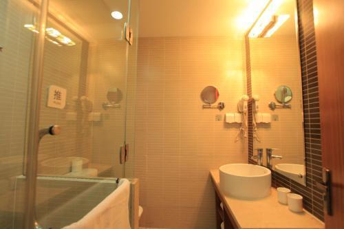 Ухань: JI Hotel (Wuhan Guanggu Plaza)