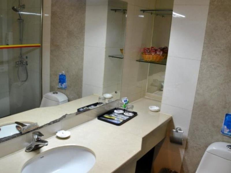 Урумчи: Super 8 Hotel Yazhong - Urumqi