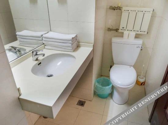 Шэньян: 72 Apartment (Shenyang Yishijie Furniture Building A)